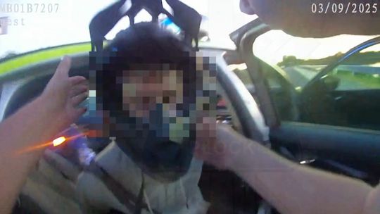 15-latek na crossie uciekał przed płocką policją [VIDEO]