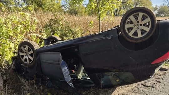 23-latka straciła panowanie nad Peugeotem