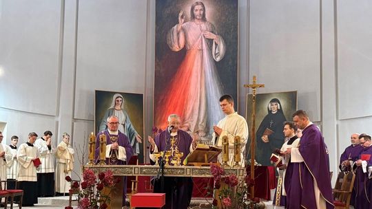 95. rocznica pierwszego objawienia Jezusa Miłosiernego św. Faustynie Kowalskiej w Płocku