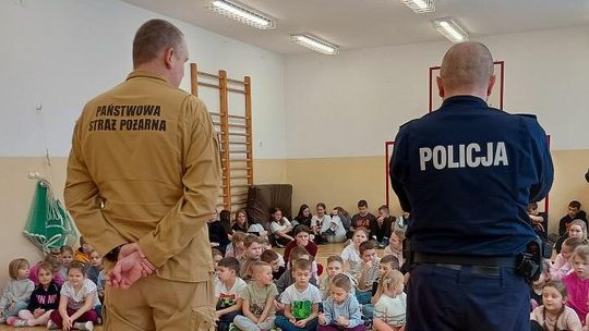Bezpieczna zima – spotkania profilaktyczne gostynińskich policjantów w szkołach podstawowych
