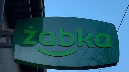 Butelka za żappsy. Żabka kusi klientów butelkomatami