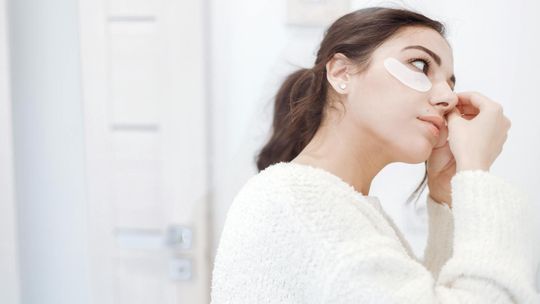 Co to są płatki pod oczy i do czego służą?