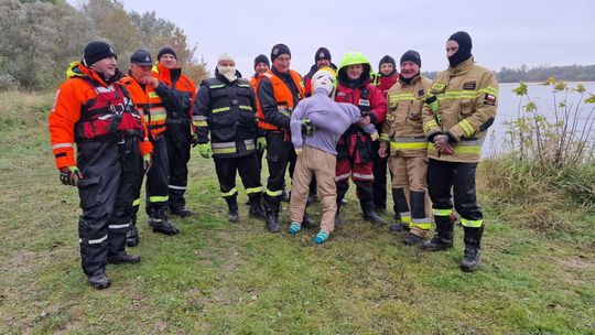 Ćwiczenia strażackie nad wodą