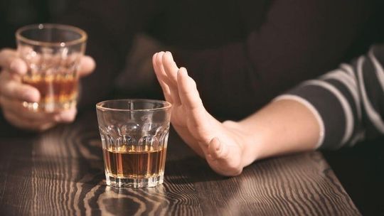 Dlaczego ograniczamy alkohol? Trzy powody dominują