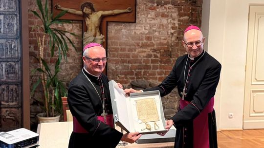 Dwa średniowieczne pergaminy wróciły do Płocka