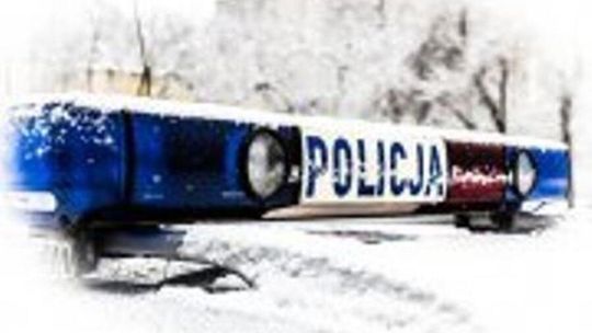 Dzielnicowi uratowali mężczyznę przed wychłodzeniem