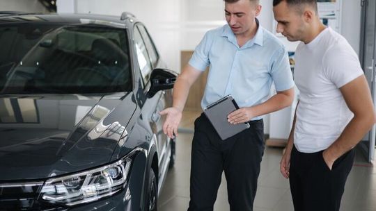 Dziesięć rzeczy, na które trzeba zwrócić uwagę przy zakupie samochodu używanego