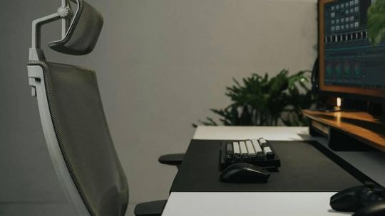 Ergonomiczne krzesło do pracy i grania – jak zadbać o kręgosłup?