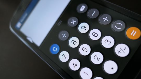 Faktoring a tradycyjne kredyty: Porównanie zalet i wad