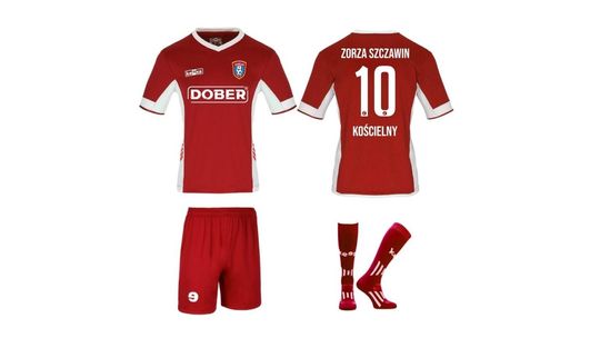 Firma Dober zakupiła stroje sportowe dla Zorzy Szczawin Kościelny
