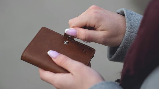 Galanteria skórzana: elegancja, trwałość i styl, który Cię wyróżni