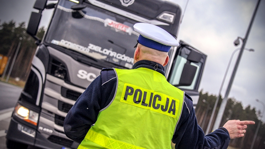 Gostynińscy policjanci przypominają o zakazie wjazdu pojazdów ciężarowych do Legardy