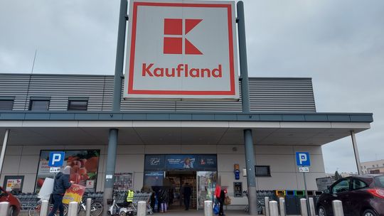 Handel kipi od emocji. Pracownicy wielu sieci domagają się podwyżek Handel kipi od emocji. Pracownicy wielu sieci domagają się podwyżek