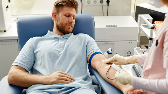 Honorowi dawcy krwi tracą ważną ulgę. Uderzy ich to po kieszeni