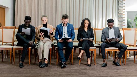 Jak stworzyć profesjonalne CV, które przyciągnie uwagę rekrutera? Przykład CV w praktyce Przykład CV - Ciekawe CV