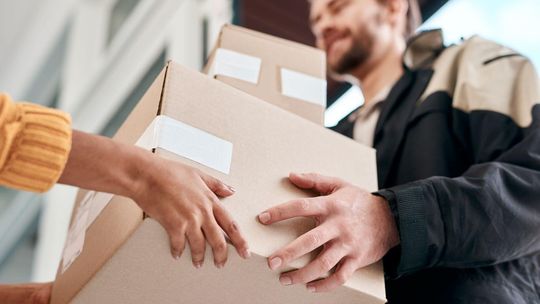 Jak wysłać ciężki przedmiot i nie martwić się o dno? Kartony klapowe do pakowania i transportu Jak wysłać ciężki przedmiot i nie martwić się o dno? Kartony klapowe do pakowania i transportu