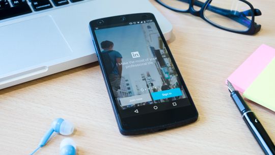 Jak założyć konto firmowe na LinkedIn?