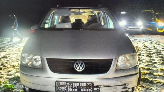 Kradzież samochodu i szaleńcza jazda przez trzy powiaty. Za kierownicą volkswagena 16-latek