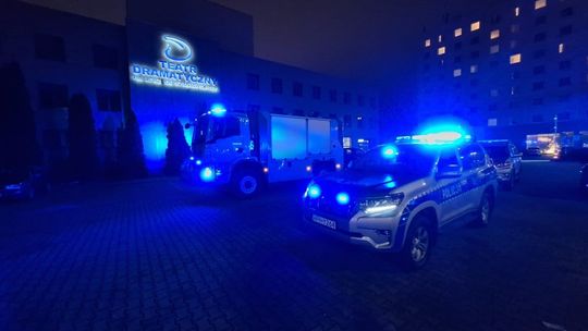 Ładunek wybuchowy w płockim teatrze. Na miejscu pracują policjanci