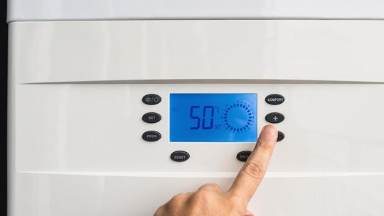 Mały, ale wydajny: Dlaczego kocioł elektryczny to idealne rozwiązanie do mieszkań w bloku?