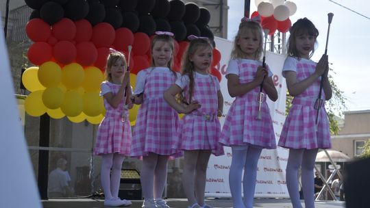 Mażoretki Libra Gostynin zrealizowały projekt „Taniec bez granic" Mażoretki Libra Gostynin zrealizowały projekt „Taniec bez granic"