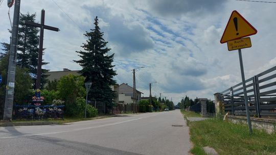 Mieszkańcy Kolonii chcą ciągu pieszo-rowerowego. Jest stanowisko Starosty w tej sprawie