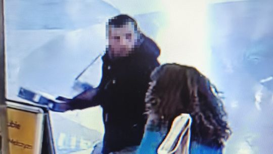 Mieszkaniec Gostynina odpowie za kradzież zuchwałą i posiadanie narkotyków