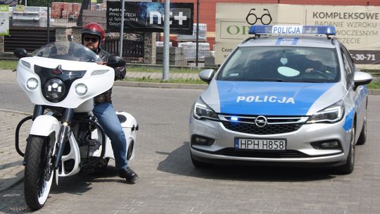 Na drogach sezon motocyklowy w pełni. Apel policjantów