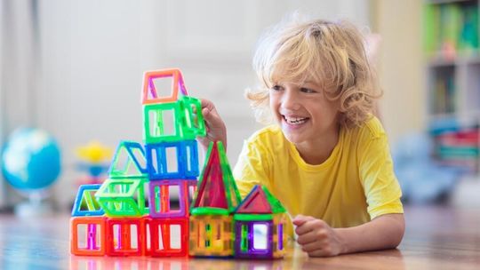 Najlepsze klocki magnetyczne dla małego inżyniera – dlaczego warto je mieć w domowej kolekcji?