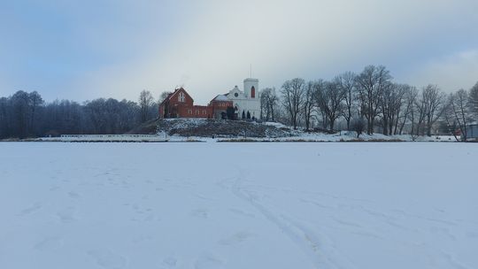 Niebezpieczny lód i zimowa zabawa – apel gostynińskich policjantów