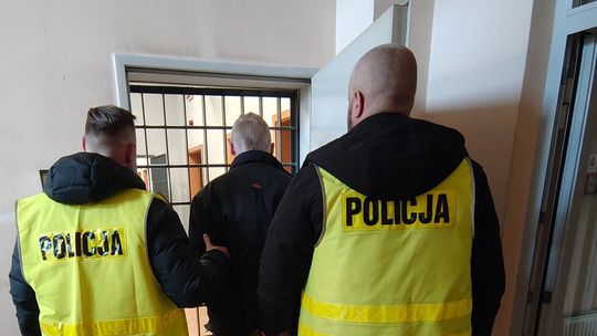 Nietrzeźwy, który stawił się na dozór policyjny, to ten sam zatrzymany w Tomaszowie Mazowieckim