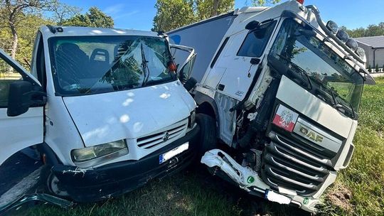 O krok od tragedii – groźne zdarzenie drogowe w Sierakówku