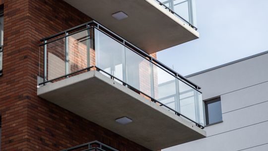 Okapniki balkonowe – jak je stosować?