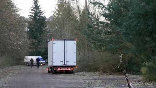 Ekipa filmowa na terenie okrąglaków.