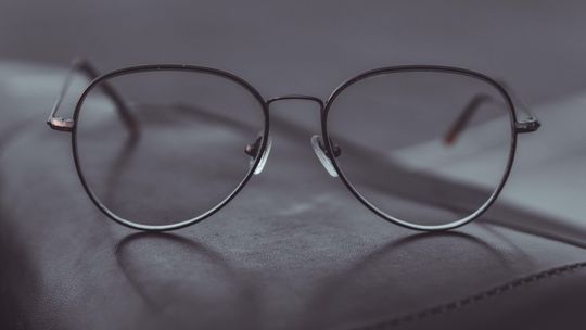 Pierwsze okulary progresywne – jak się do nich przygotować i czego oczekiwać?