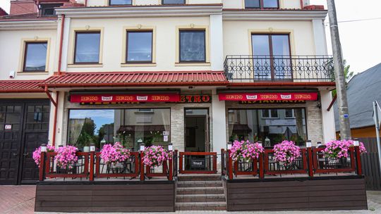 Pizzeria Retro zatrudni kelnerkę Pizzeria Retro zatrudni kelnerkę