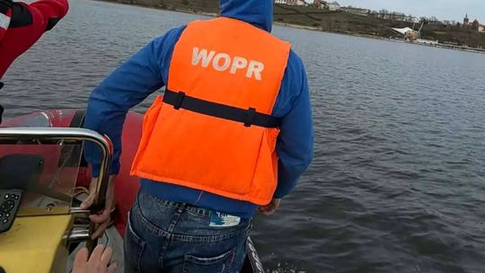 Płock: Zwłoki kobiety wyłowione z Wisły. Na miejscu pracują służby