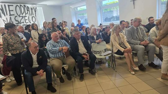 Protest na Zalesiu. Pracownicy i władze Gostynina przeciw konsolidacji z Winiarami