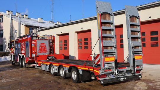 Przekazanie przyczepy dla OSP w Szczawinie Kościelnym