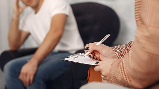 Psycholog, psychiatra, psychoterapeuta – Jak określono jako specjalistę?