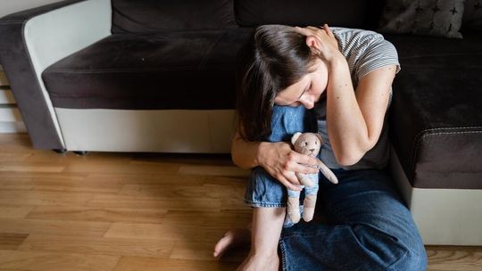 Rodzice po stracie dziecka otrzymają wsparcie – koniec z absurdalnym wymogiem rejestracji poronień