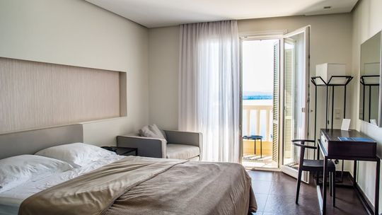 Rodzinne wakacje nad jeziorem - Jak wybrać idealne miejsce na nocleg?