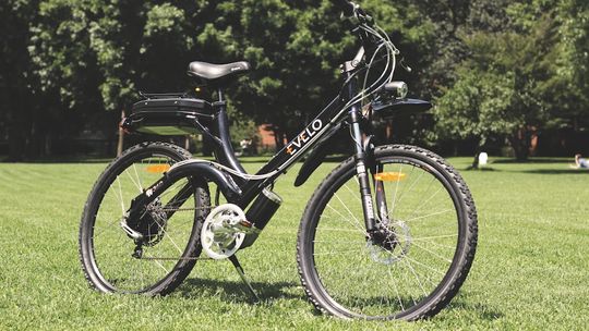 Rower elektryczny. Czemu warto wsiąść na dwa kółka?