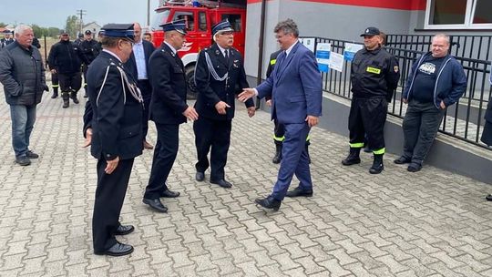 Sekretarz Stanu Maciej Wąsik odwiedził Ochotniczą Straż Pożarną w Białotarsku