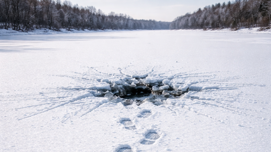 Selfie na lodzie? To challenge, którego naprawdę nie warto podejmować