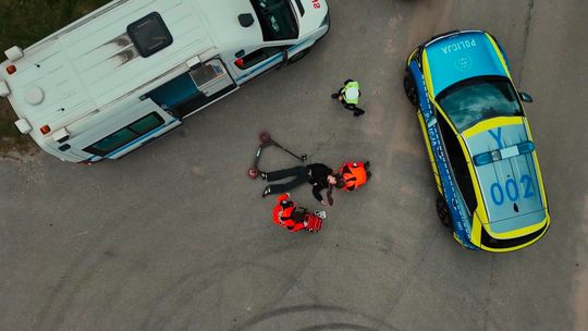 Sezon na hulajnogi elektryczne. Chwila nieuwagi może kosztować zdrowie, a nawet życie