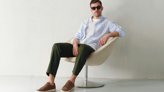 Sneakersy męskie – funkcjonalność, styl i miejski komfort