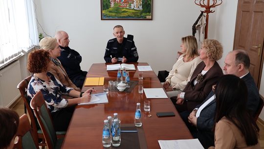 Spotkanie w sprawie bezpieczeństwa w szkołach ponadpodstawowych Powiatu Gostynińskiego