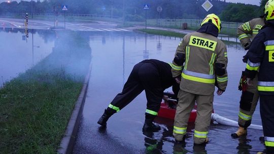 Ulewa nad Gostyninem. Zablokowana mała obwodnica