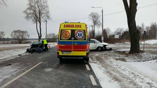 W Srebrnej doszło do zderzenia trzech pojazdów. Droga Płock - Sikórz zablokowana W Srebrnej doszło do zderzenia trzech pojazdów. Droga Płock - Sikórz zablokowana